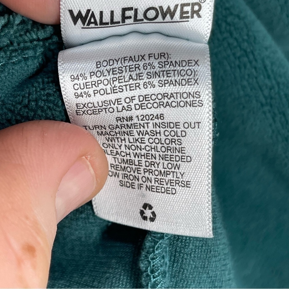 Wallflower Green Christmas Grenchy Sweatshirt with Candy Cane Letters Size Small - Picture 6 of 6